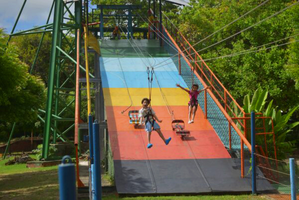 Tirolesa com Skate